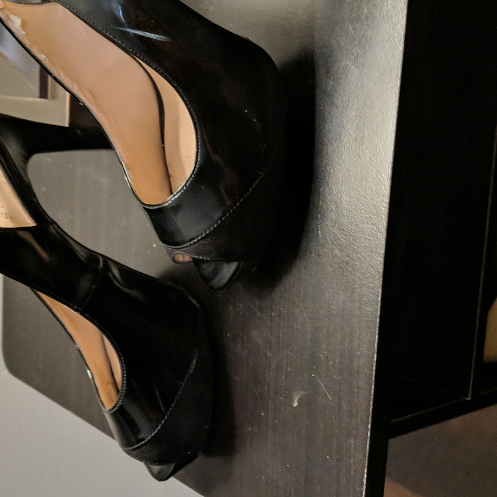 Guess black heels size 8 1/2 - Picture 4 of 5